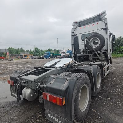 Буксировка с тяжелой грузовой машиной Sinotruk Sitrak CNG Truck
