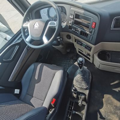 ZZ4257N3247E1H Sinotruk HOWO Тракторный прицеп с 600 л топливным баком и топливом