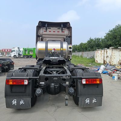 Специализированное требование освобождения Jh6 Силовое рулевое газовое грузовик с шинами и характеристиками