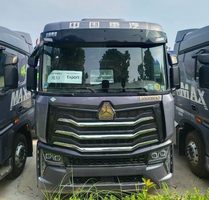 Специализированный грузовик Haowo LNG 6 * 4/4 * 2/6 * 2 580 л.с. до 700 л.с. Транспортный грузовик