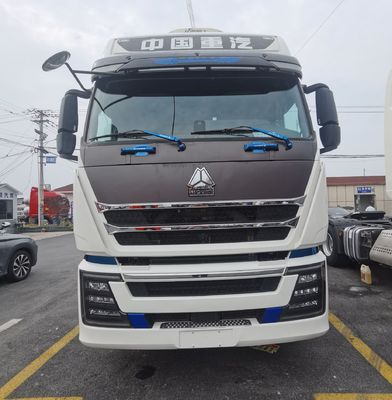 Серебряные компоненты двигателя для трактора HOWO 6X4 230.00cm * 110.00cm * 130.00cm верхний