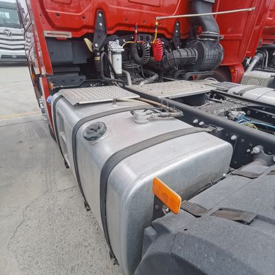 JAC 6X4 грузовик с 600L топливным баком безтрубные шины дизайн 351-450 л.с.